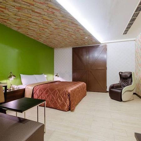 Foxdou Business Motel Tainan Exteriör bild