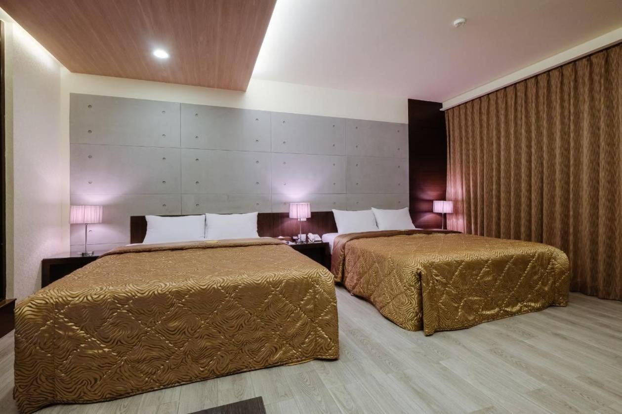 Foxdou Business Motel Tainan Exteriör bild